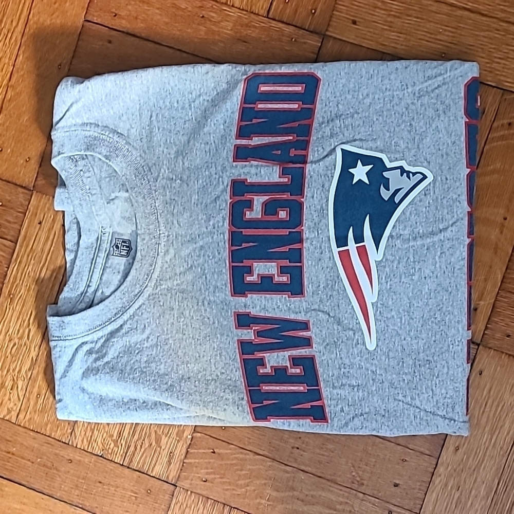 VINTAGE New England Patriots T shirt sz l hp 12x🔥🔥🔥🔥🔥 - Picture 1 of 3
